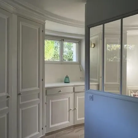 Beau Dans Un Cadre Exceptionnel De Verdure Lägenhet Maisons-Laffitte