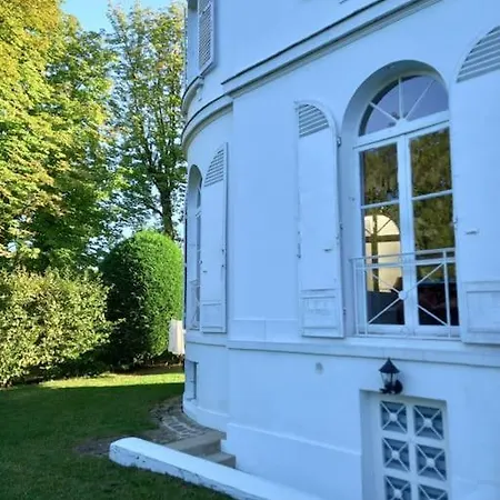 Beau Dans Un Cadre Exceptionnel De Verdure Apartmán *