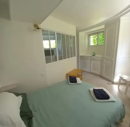 Beau Dans Un Cadre Exceptionnel De Verdure * Maisons-Laffitte